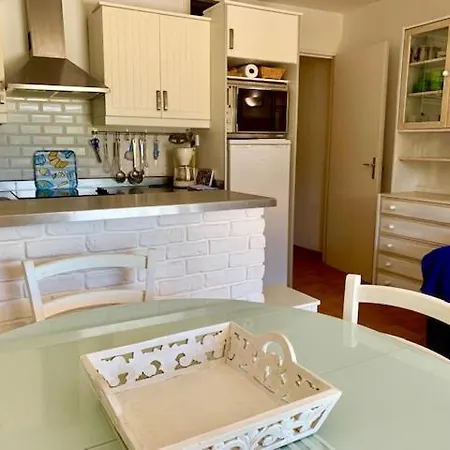 6 Pes, 1 Chambre, Terrasse, Piscine - Ref Ig240e *
